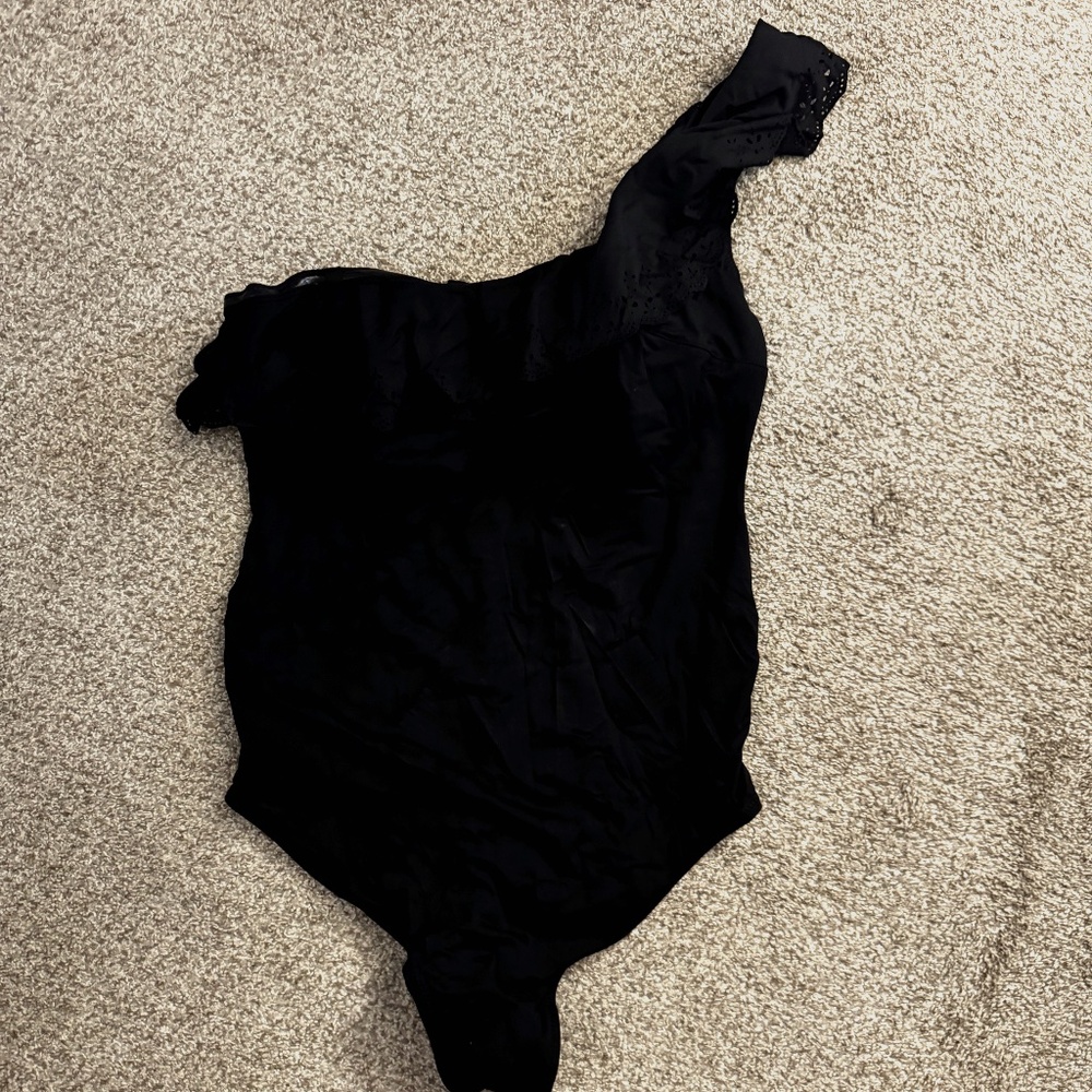 Maternity Swim Suit, one shoulder, black Size Medium; Cache Coeur
